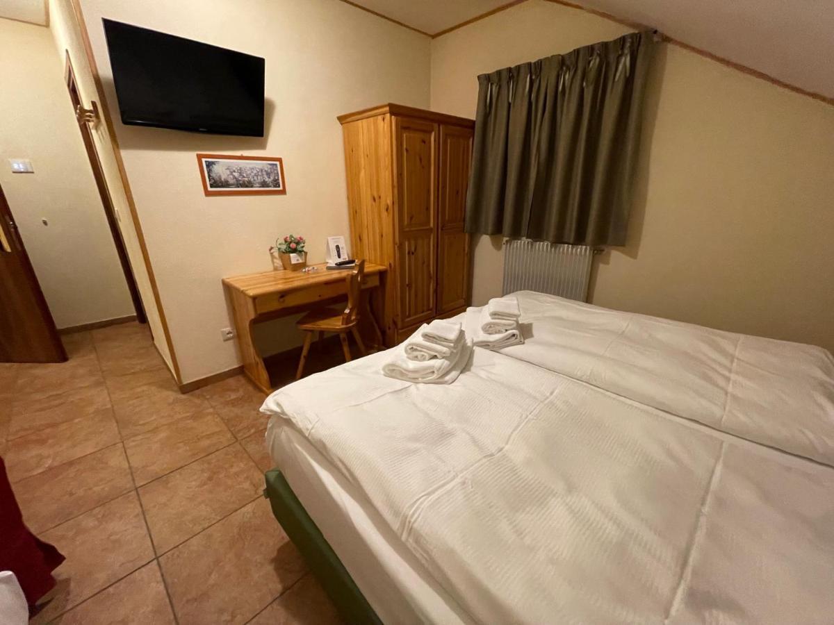 Hotel Trieste タルヴィージオ エクステリア 写真