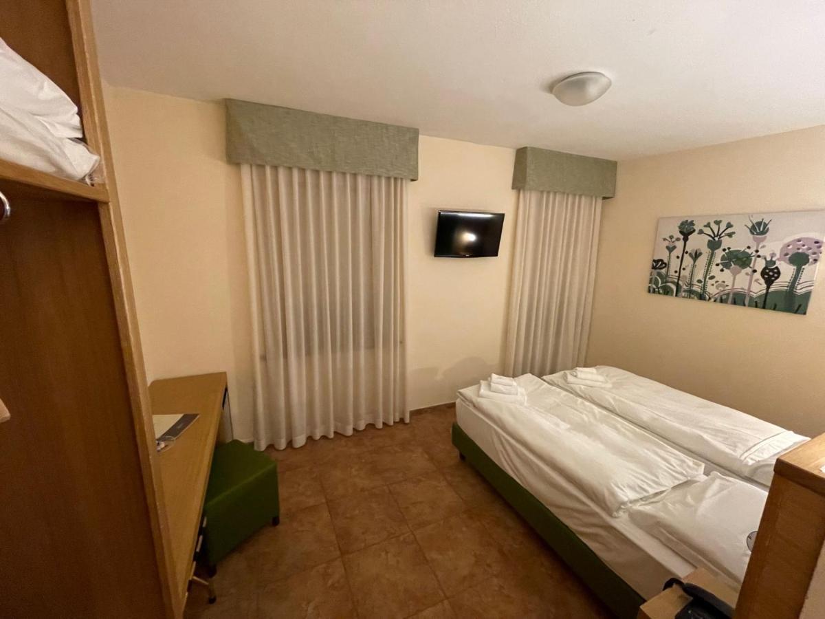 Hotel Trieste タルヴィージオ エクステリア 写真
