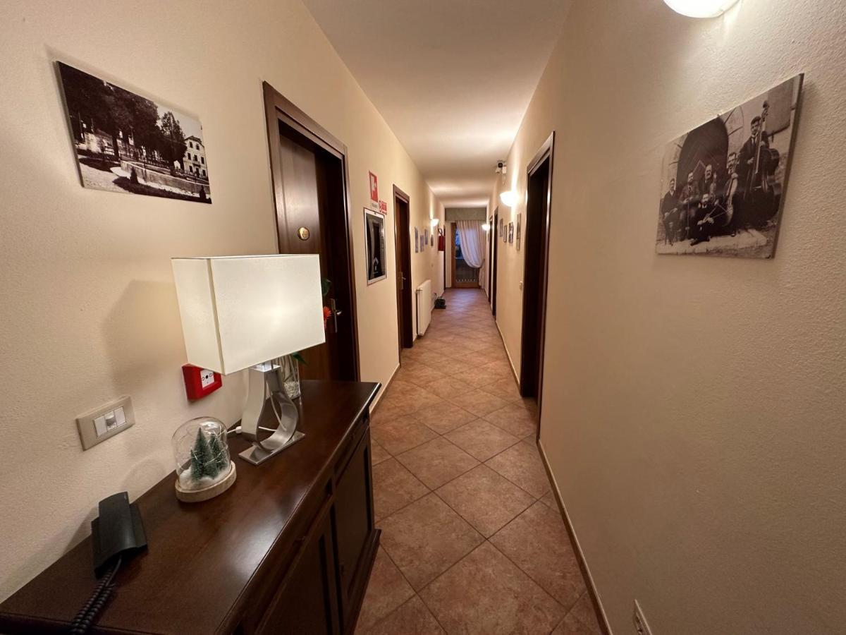 Hotel Trieste タルヴィージオ エクステリア 写真